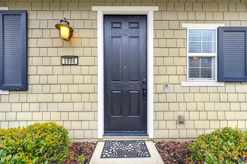 5998 Camden Cir