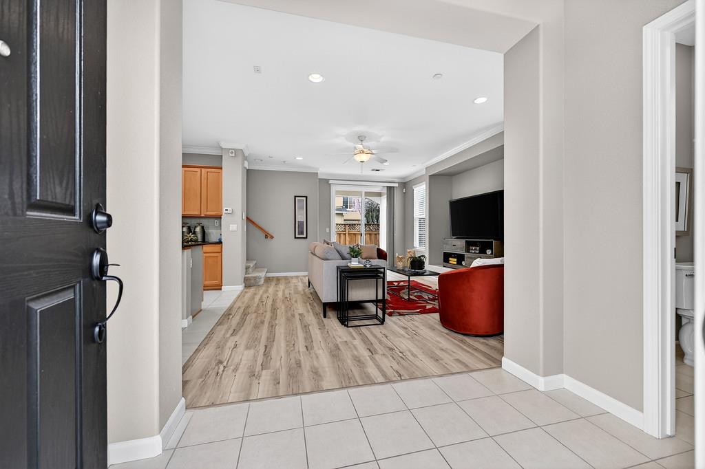 5998 Camden Cir