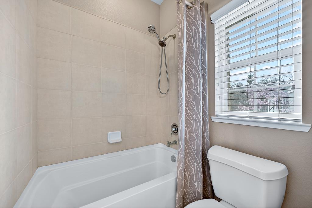 5998 Camden Cir
