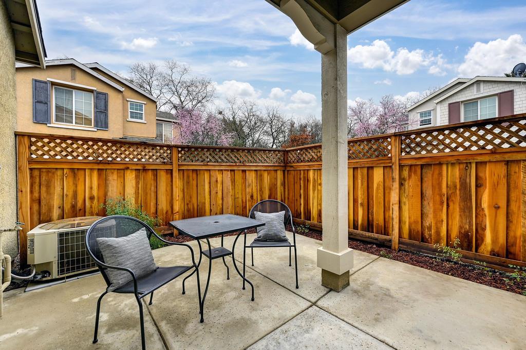 5998 Camden Cir
