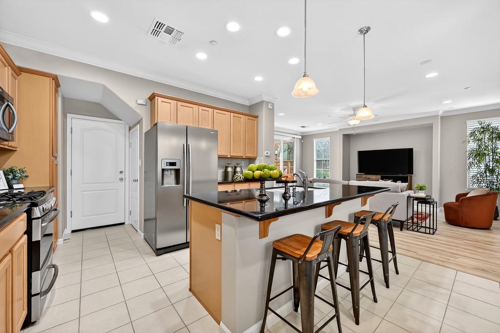 5998 Camden Cir