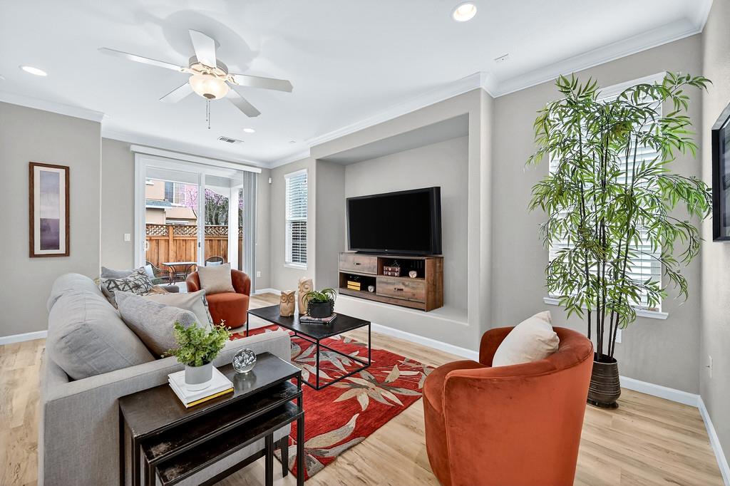 5998 Camden Cir