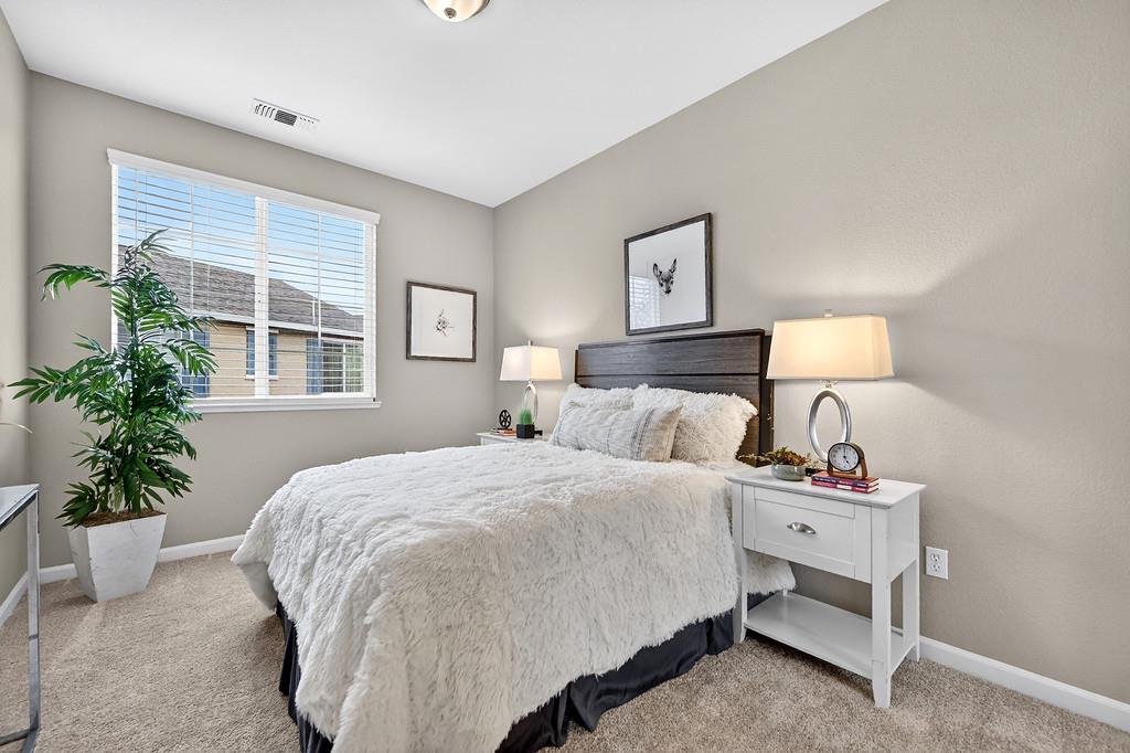 5998 Camden Cir