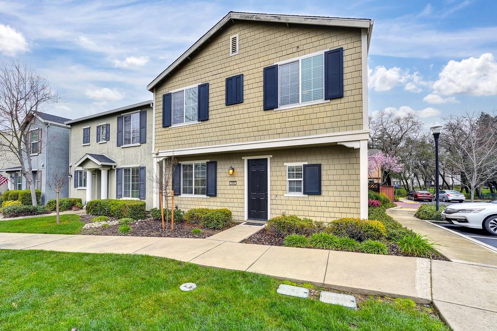 5998 Camden Cir