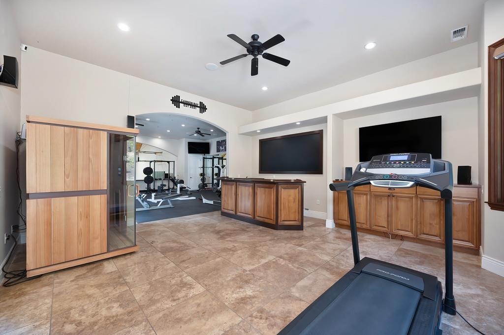 7450 Shadow Oaks Ln