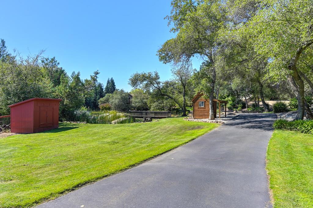 7450 Shadow Oaks Ln