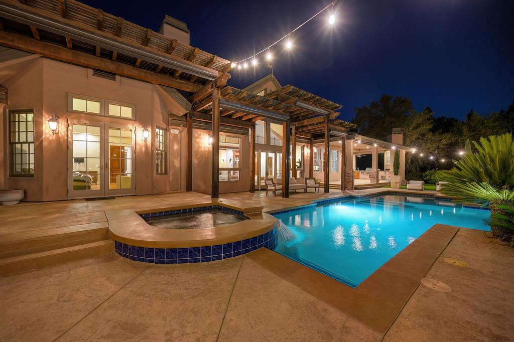 7450 Shadow Oaks Ln