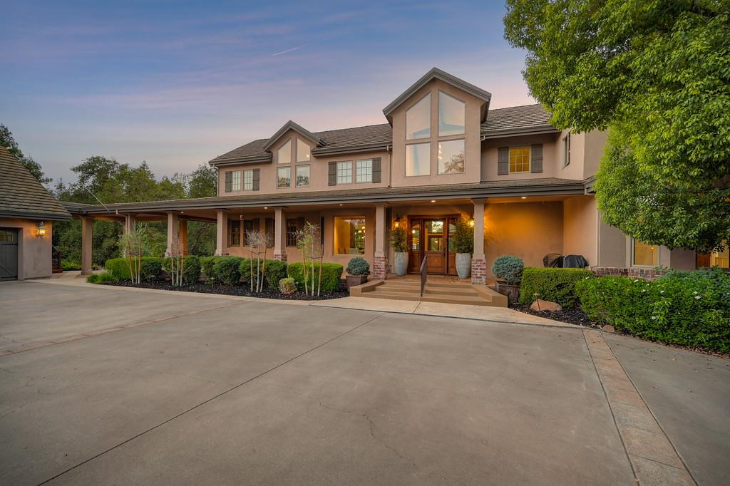 7450 Shadow Oaks Ln