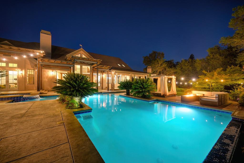 7450 Shadow Oaks Ln