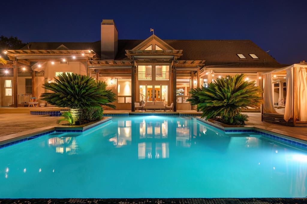 7450 Shadow Oaks Ln