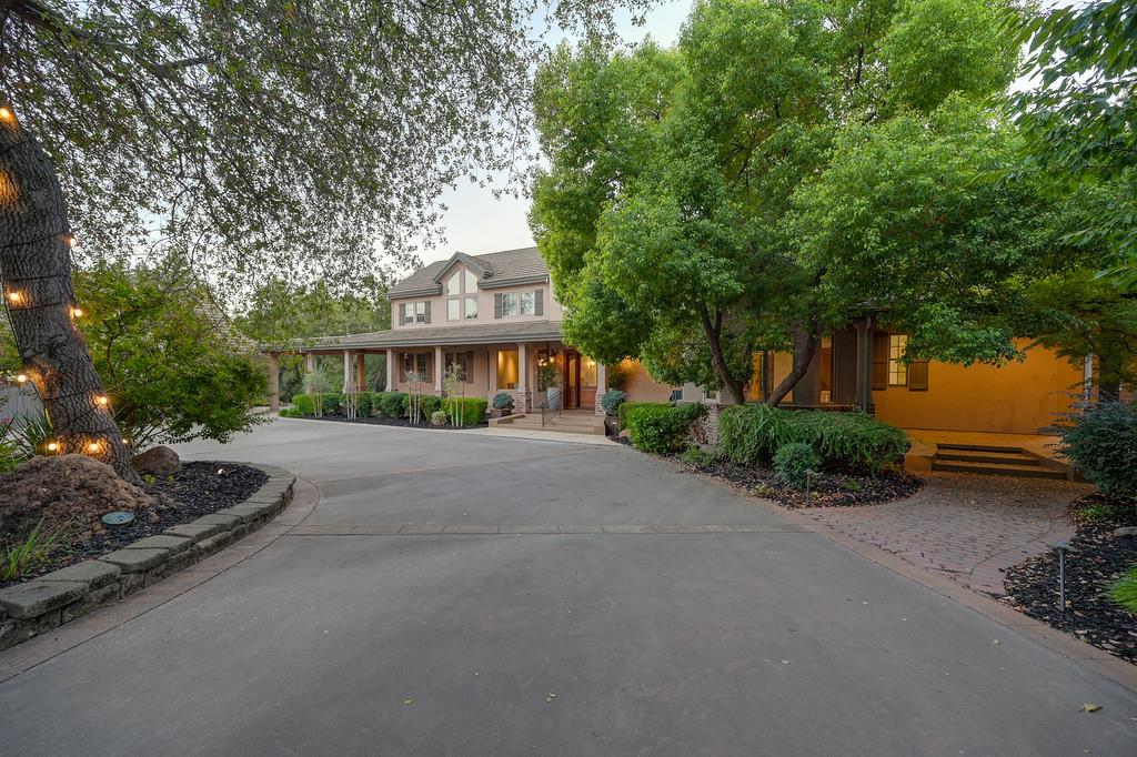 7450 Shadow Oaks Ln