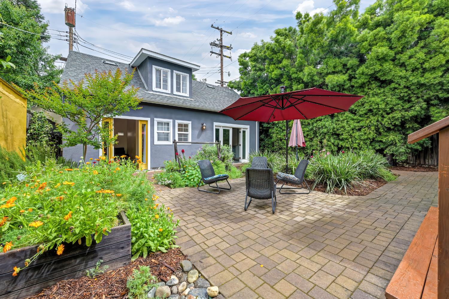 2027 Sloat Way
