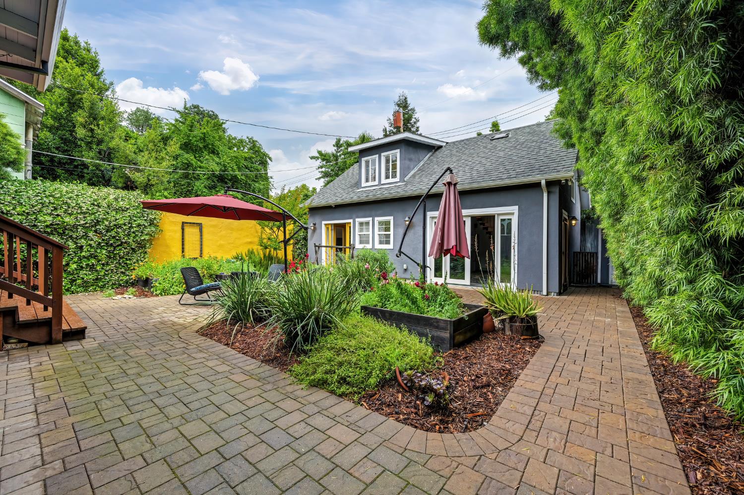 2027 Sloat Way