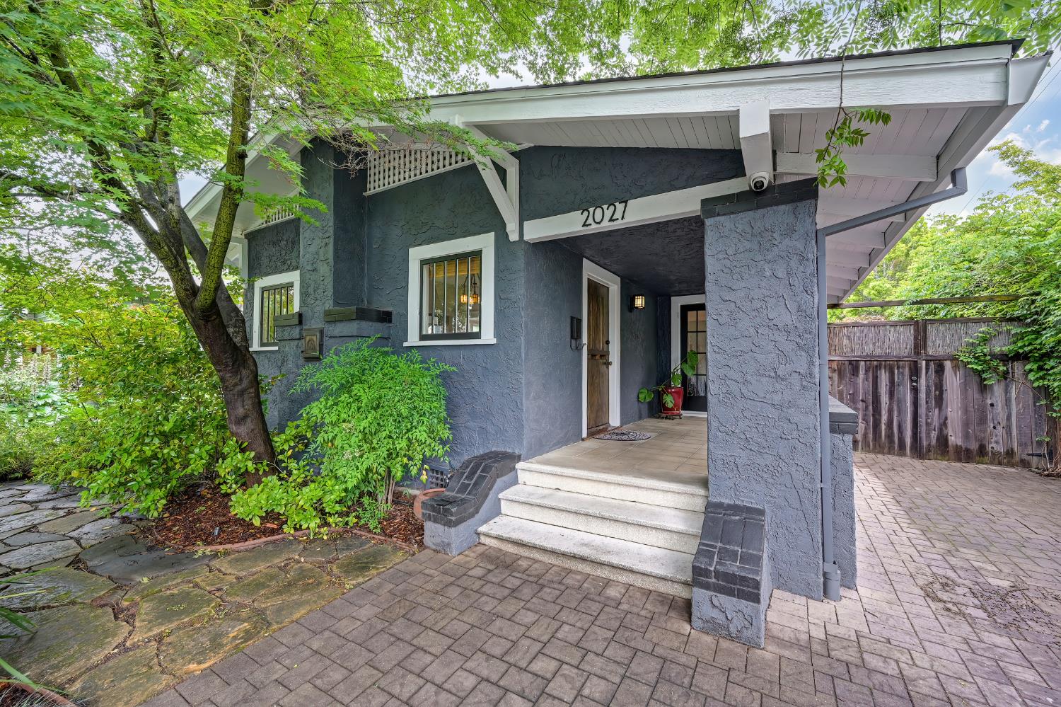 2027 Sloat Way
