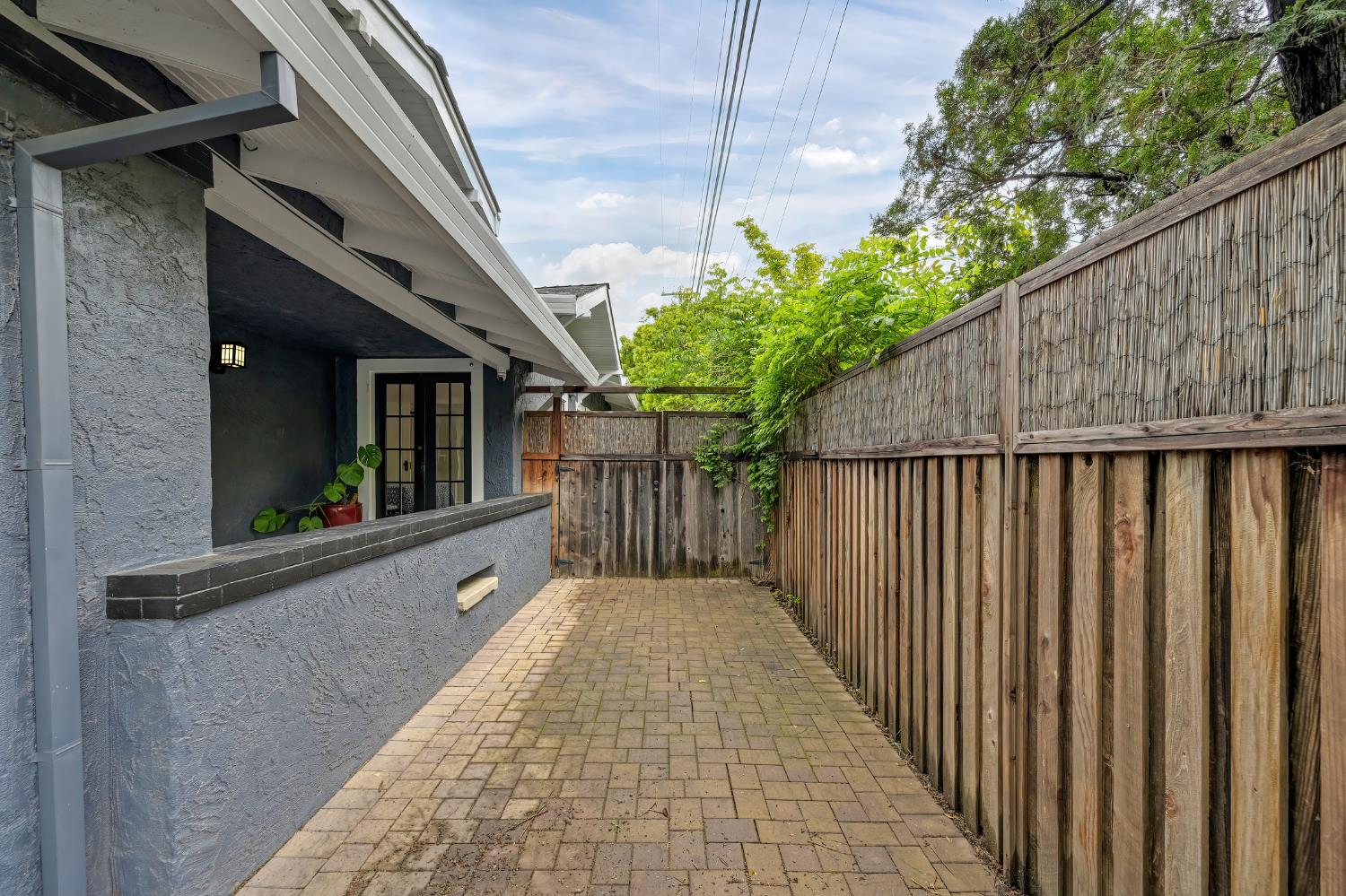 2027 Sloat Way