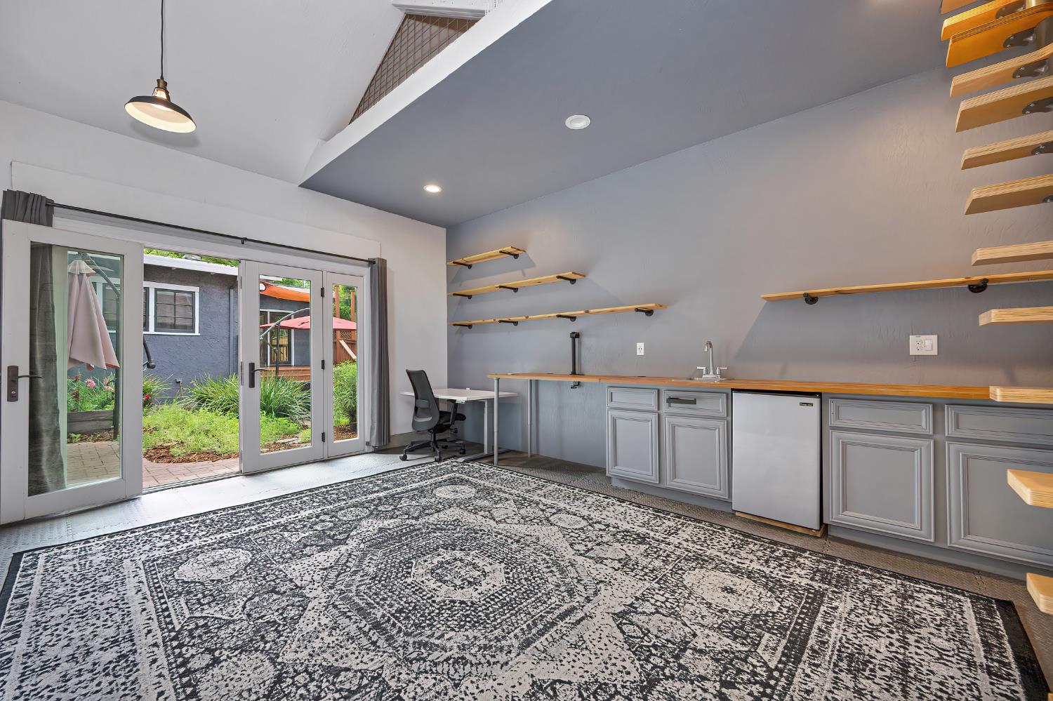 2027 Sloat Way