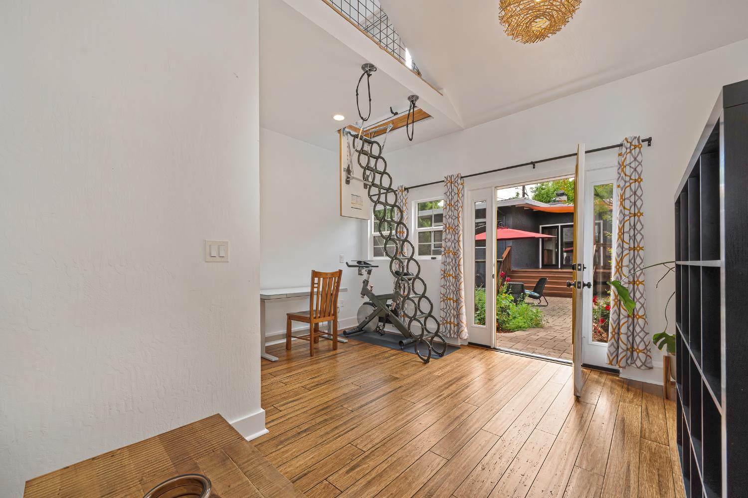 2027 Sloat Way