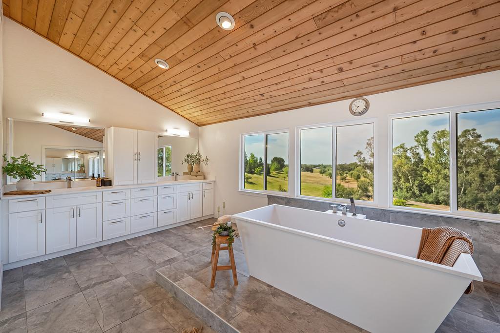 2495 Meadow Creek Rd
