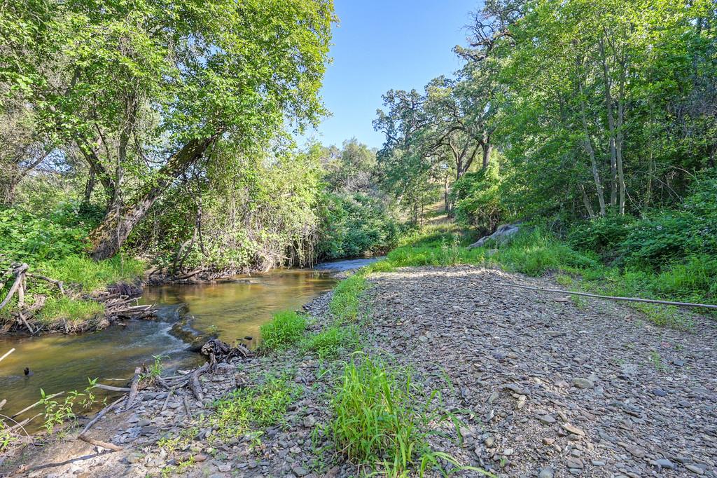 2495 Meadow Creek Rd