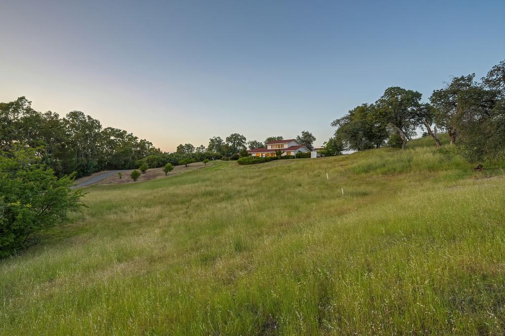 2495 Meadow Creek Rd