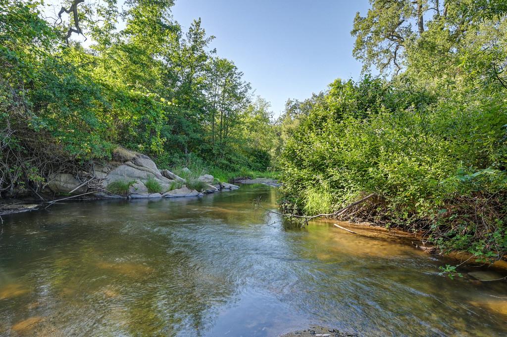 2495 Meadow Creek Rd