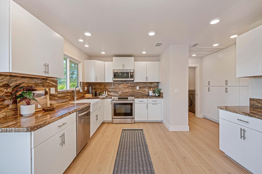2495 Meadow Creek Rd