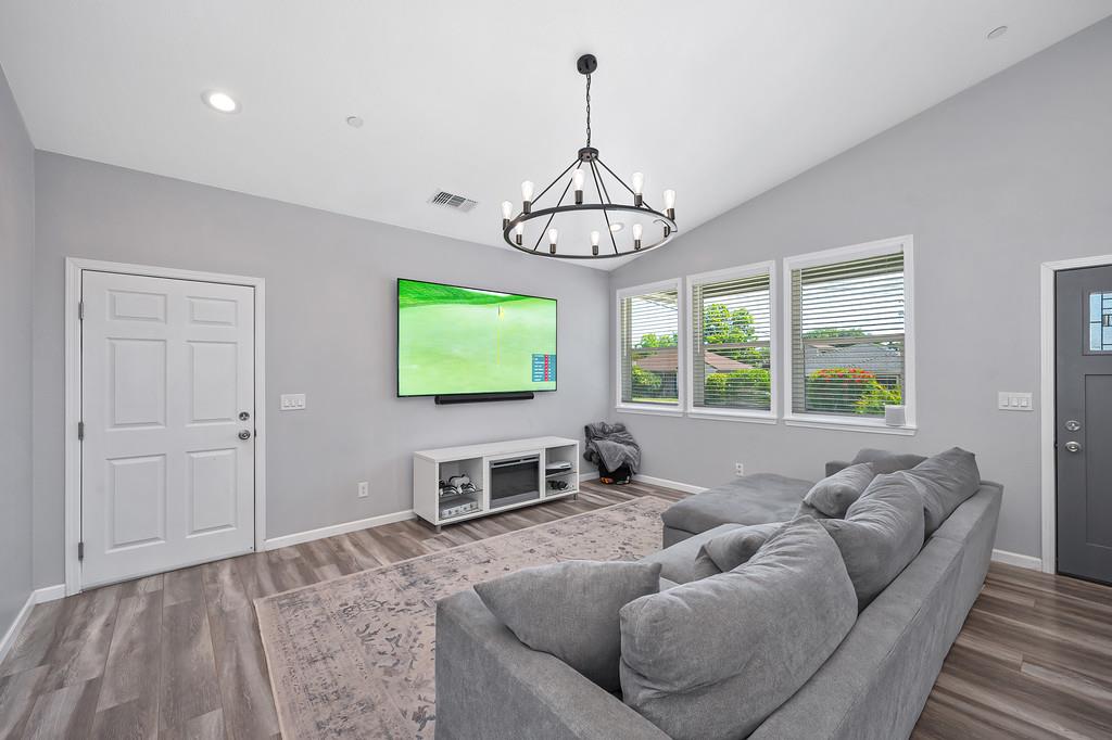 403 Niles Ave