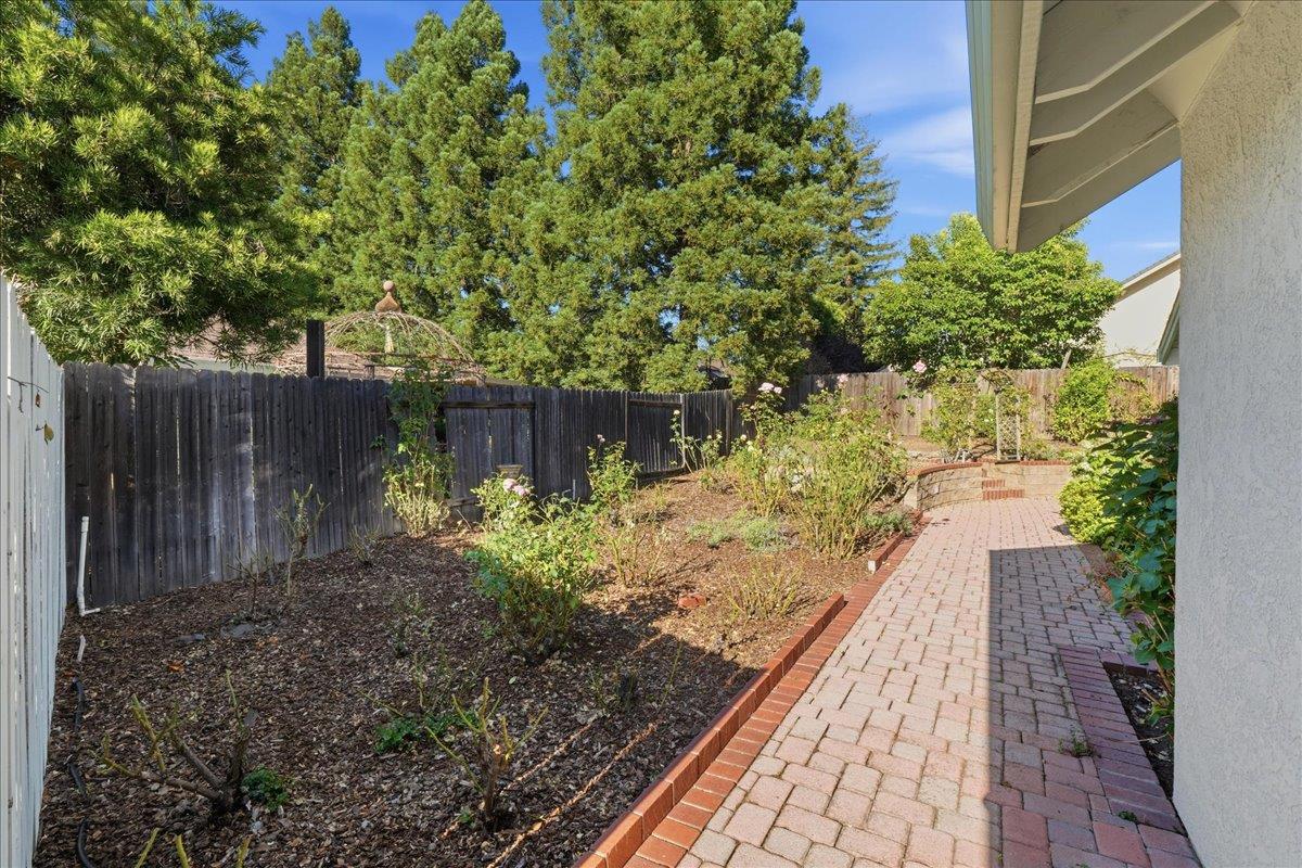 6000 Cowden Court
