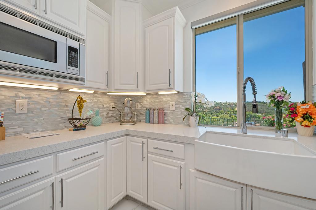 3881 Black Oak Dr