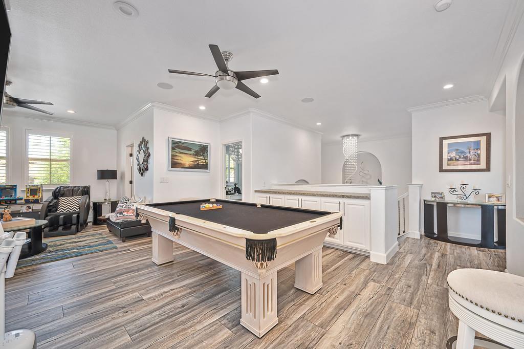 3881 Black Oak Dr