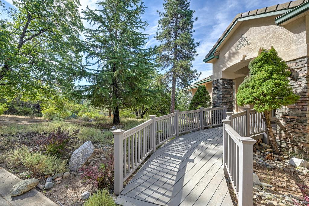 2120 Bear Rock Rd