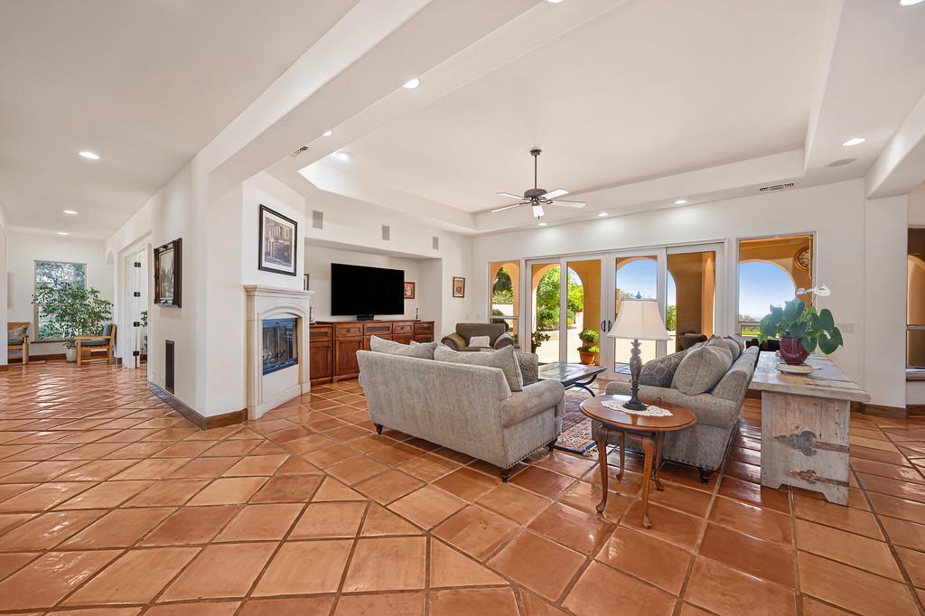 4021 Porter Ln