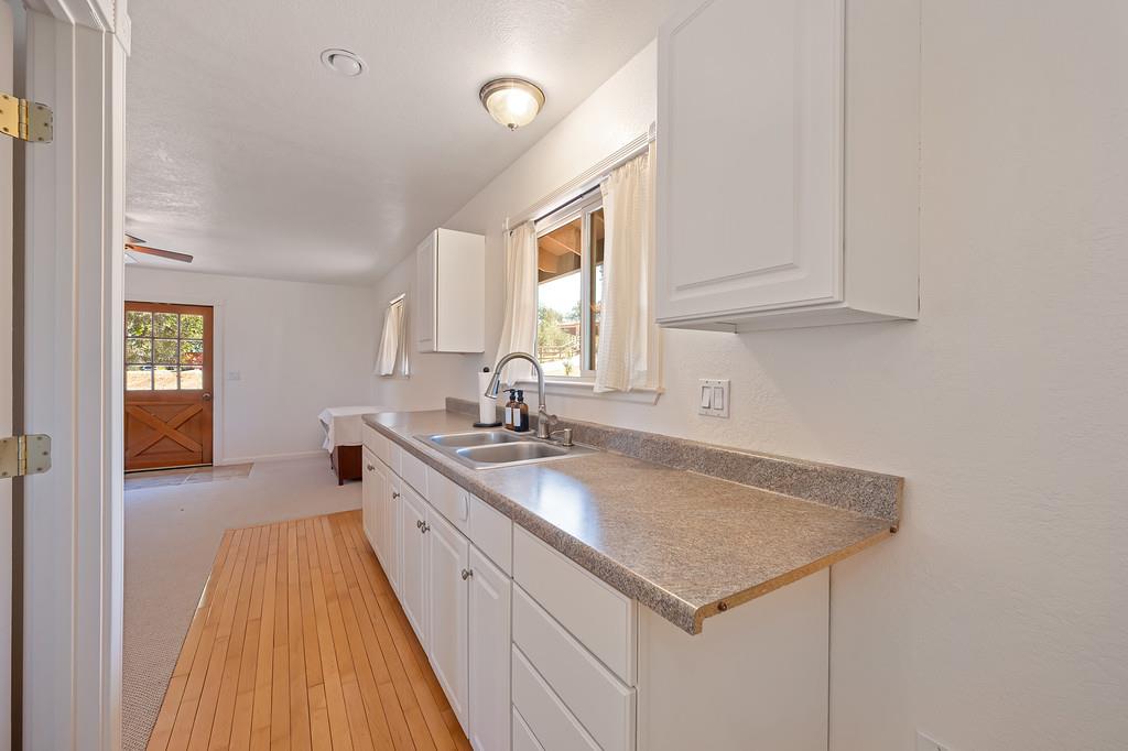 4021 Porter Ln