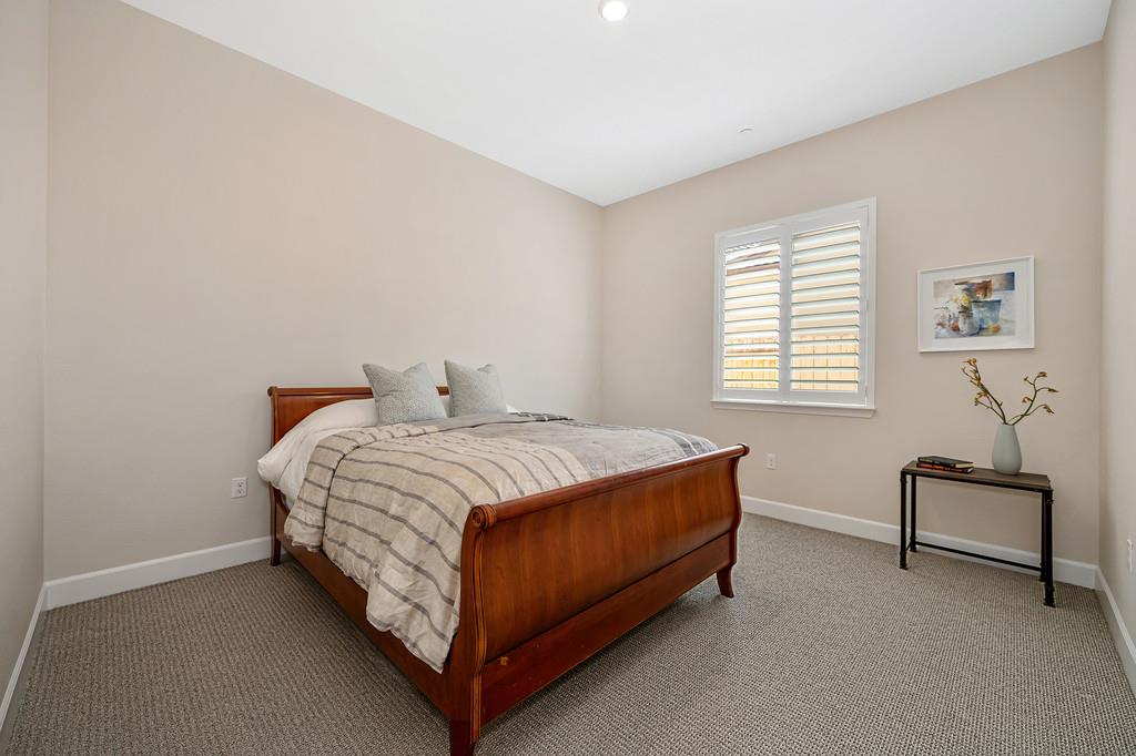 5060 Royal Lily Ave