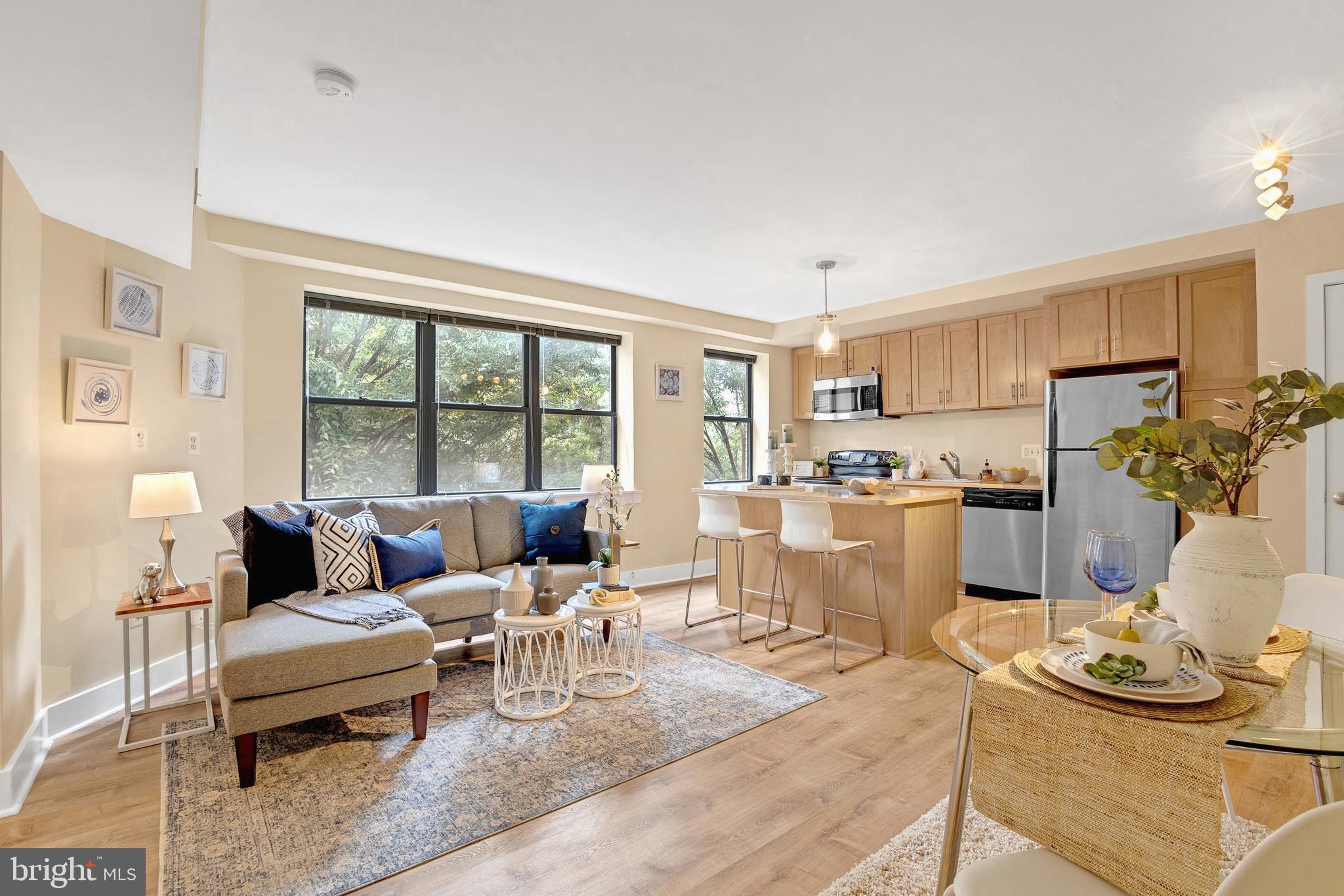 210 OAKWOOD STREET SE Unit: 203