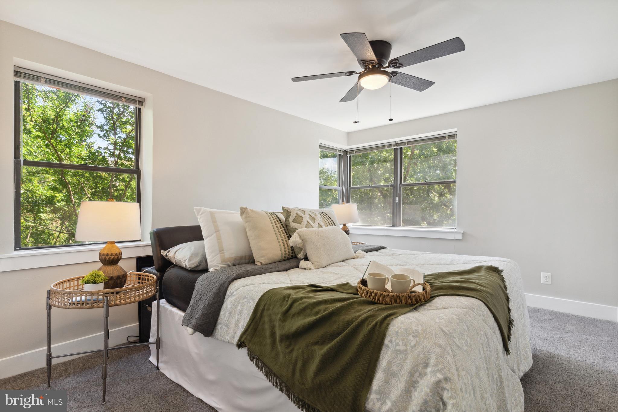 210 OAKWOOD STREET SE Unit: 201