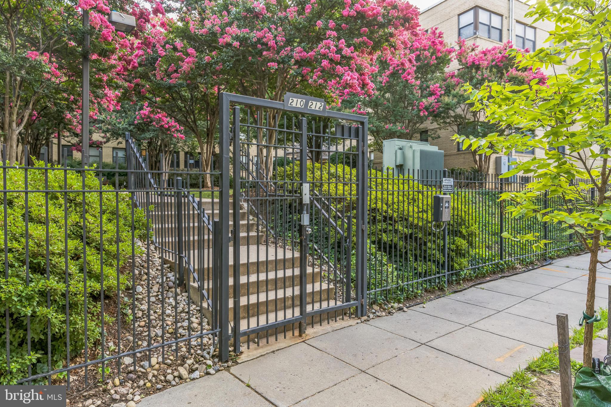 212 Oakwood St SE #115