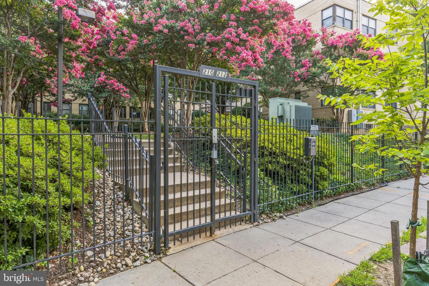 212 Oakwood St SE #115