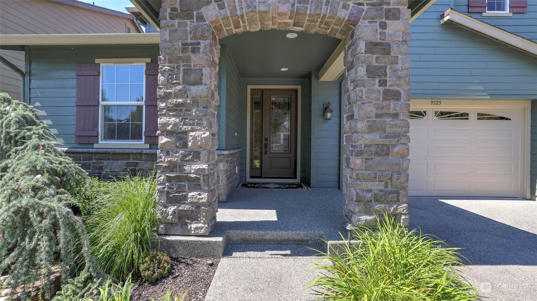 9325 Satterlee Avenue SE