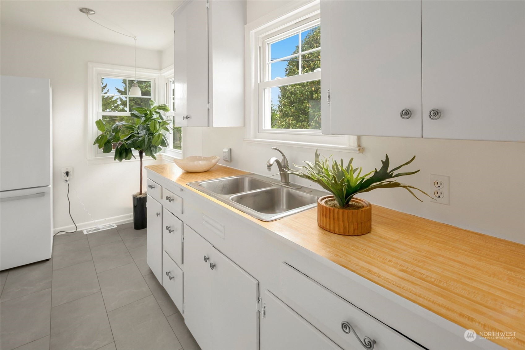 10223 California Avenue SW