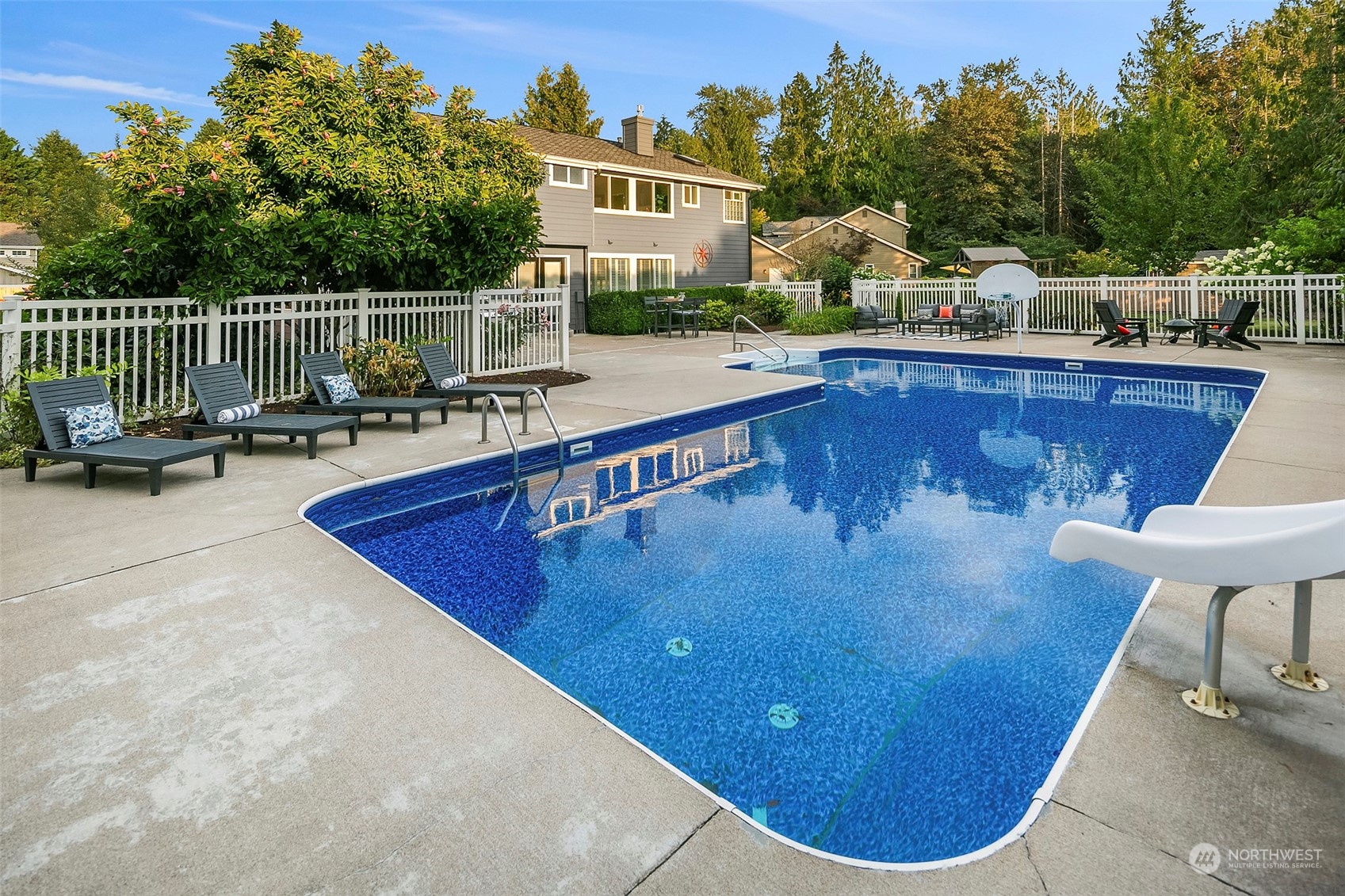 4135 327th Circle NE