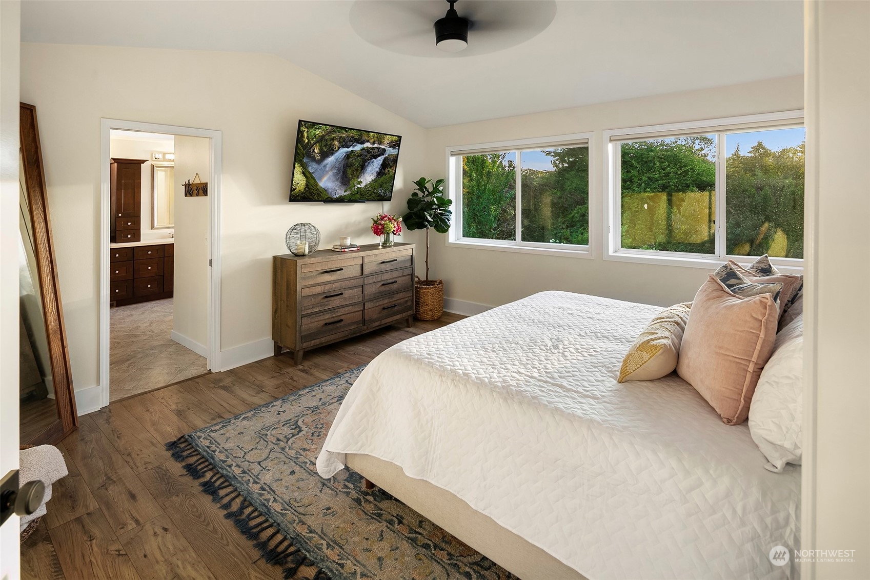 4135 327th Circle NE