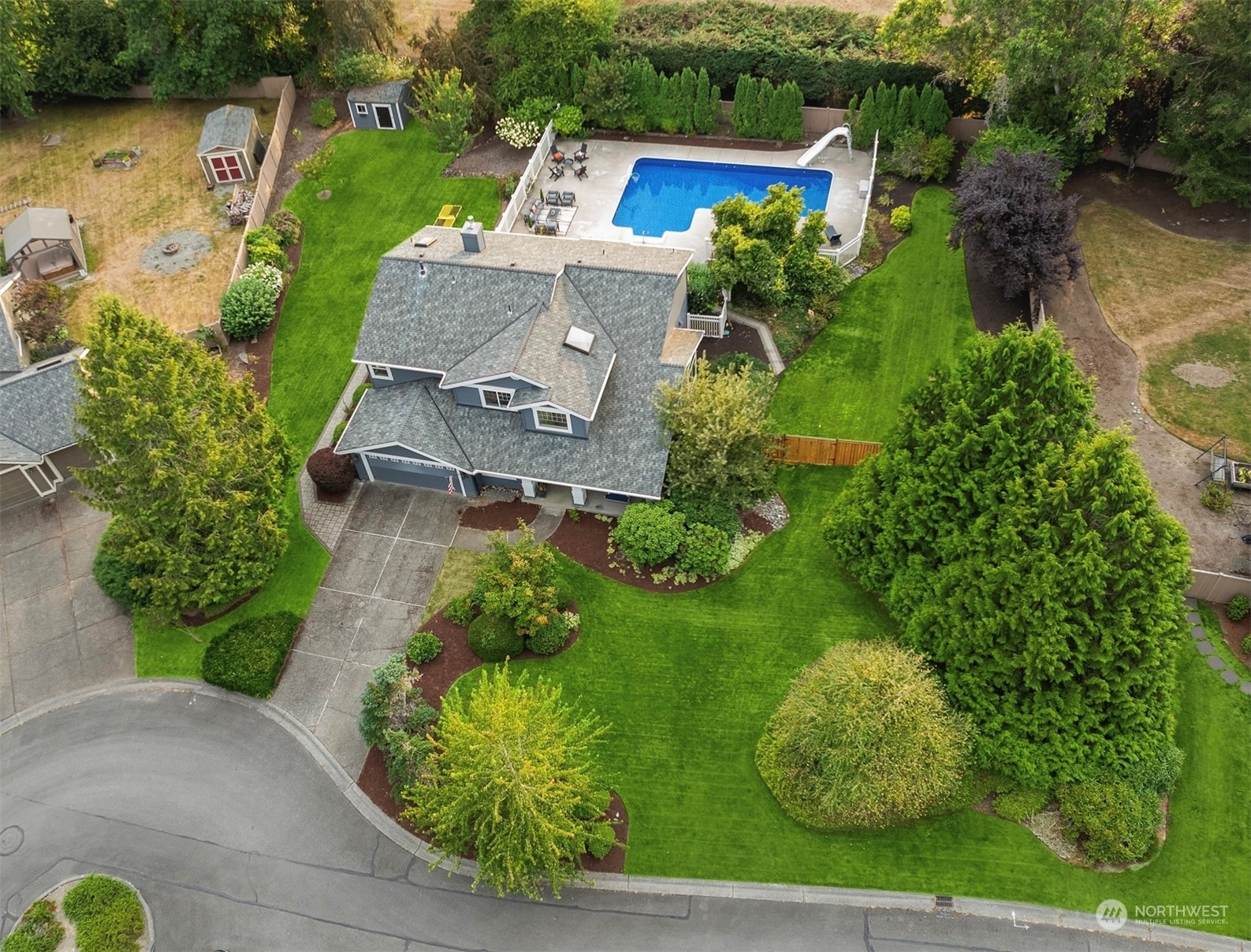 4135 327th Circle NE