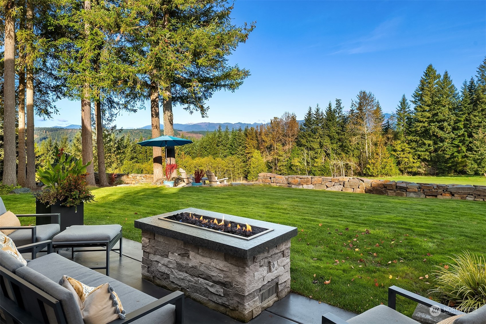 6410 Fairway Place SE