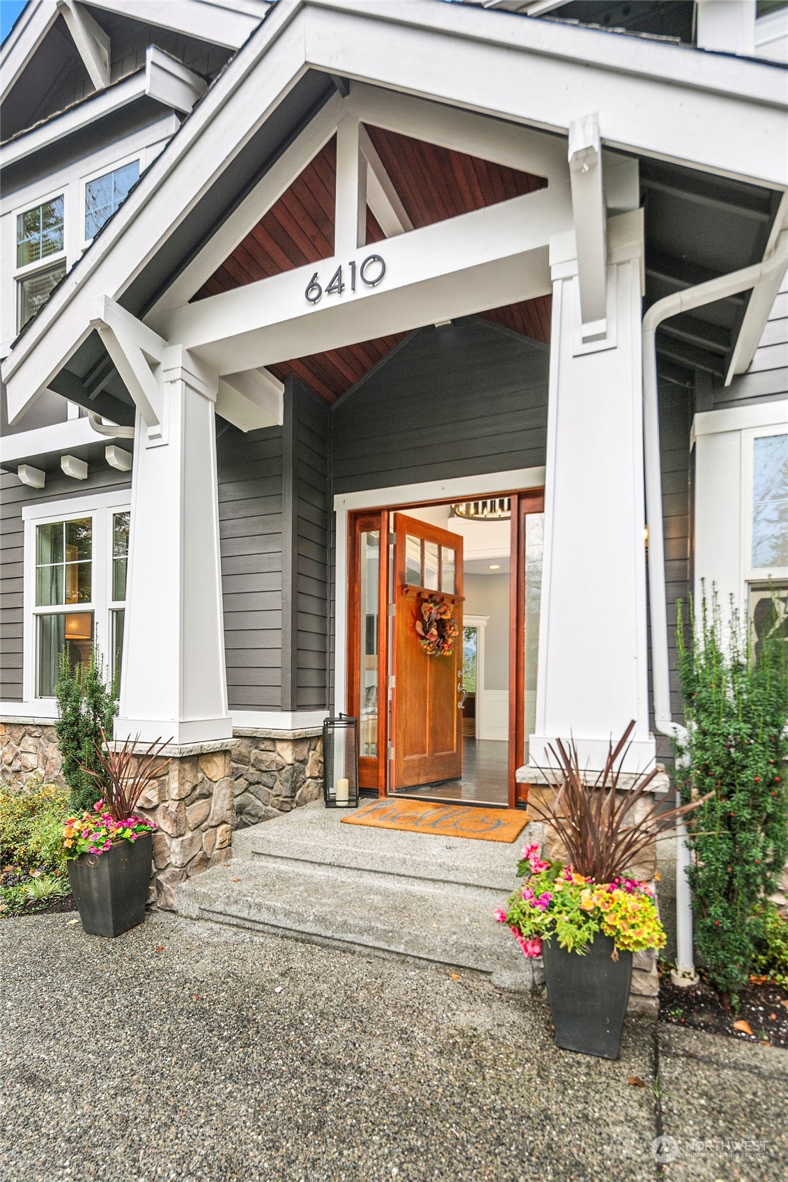 6410 Fairway Place SE