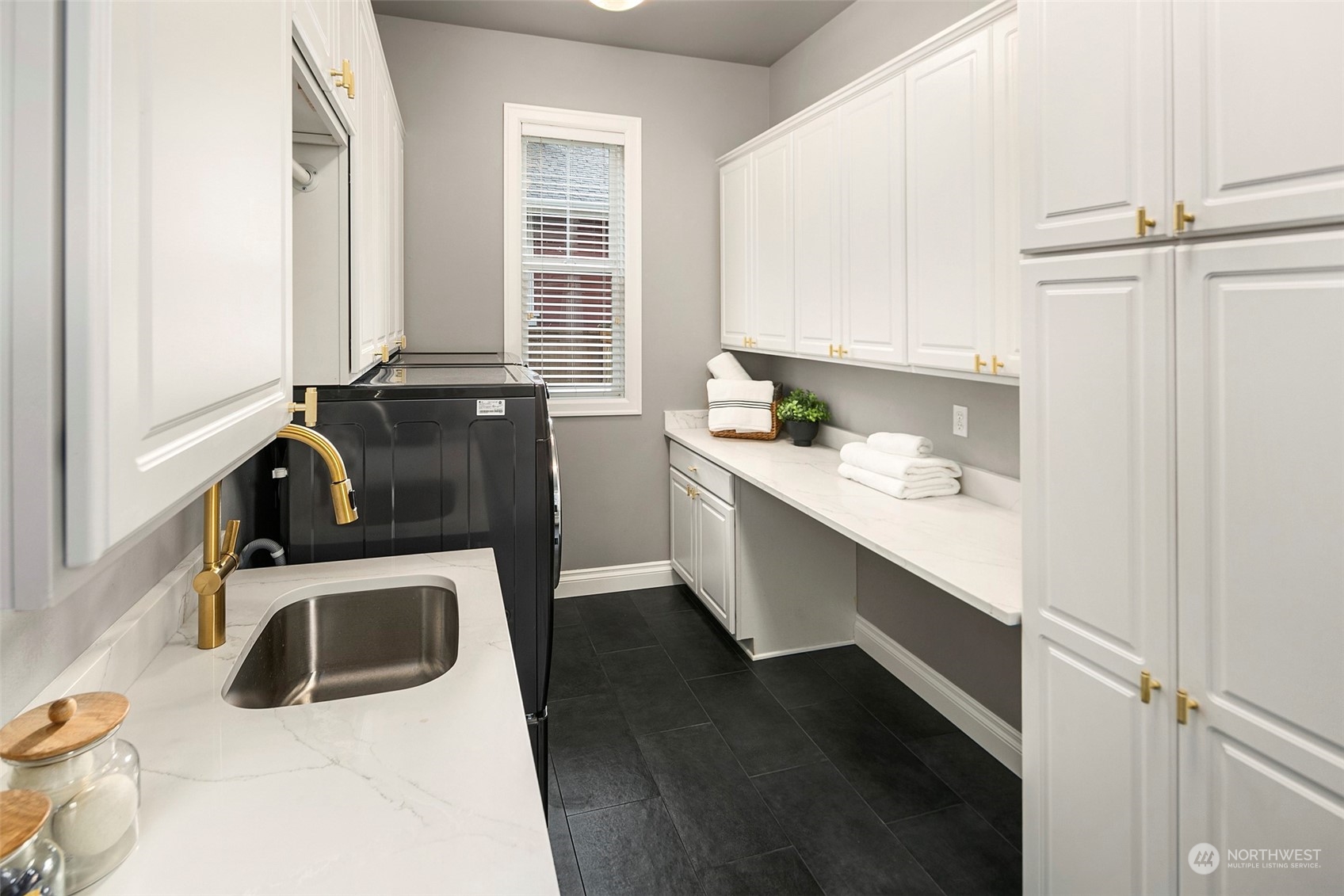 6410 Fairway Place SE