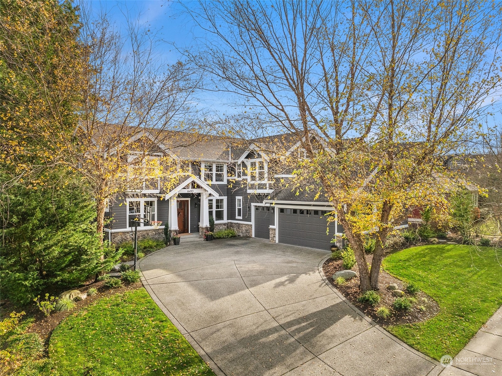 6410 Fairway Place SE