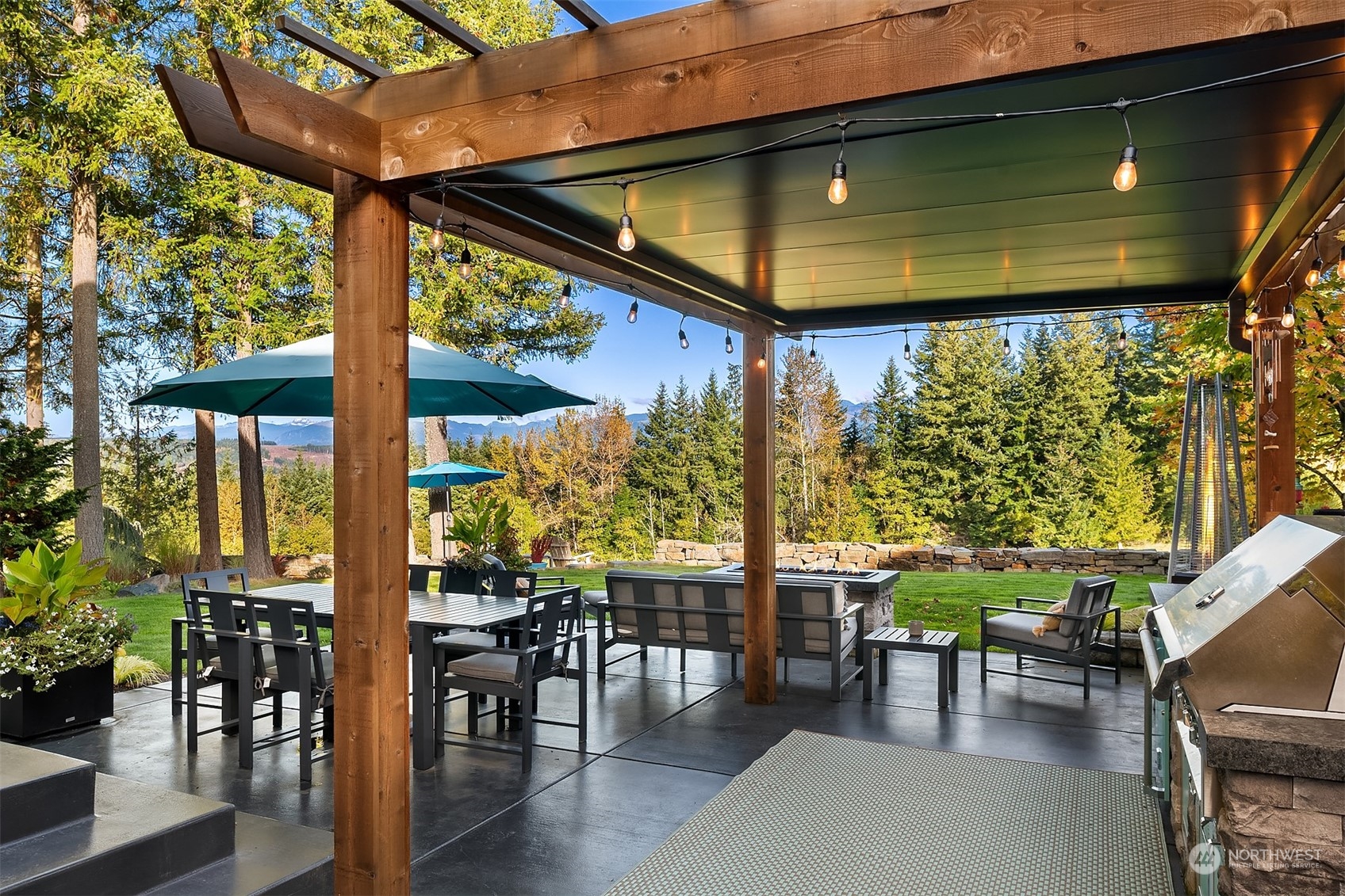 6410 Fairway Place SE