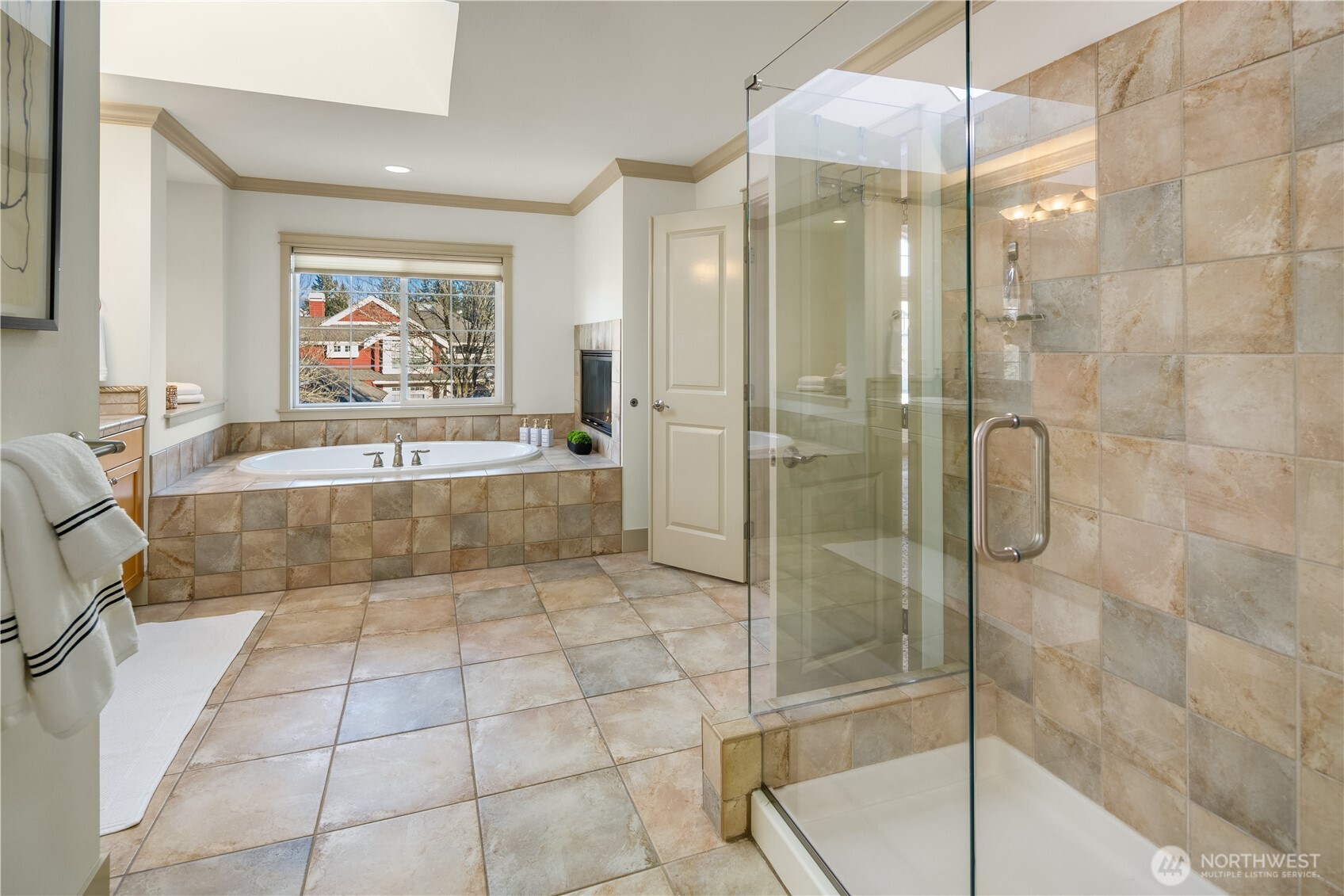 6421 Fairway Place SE