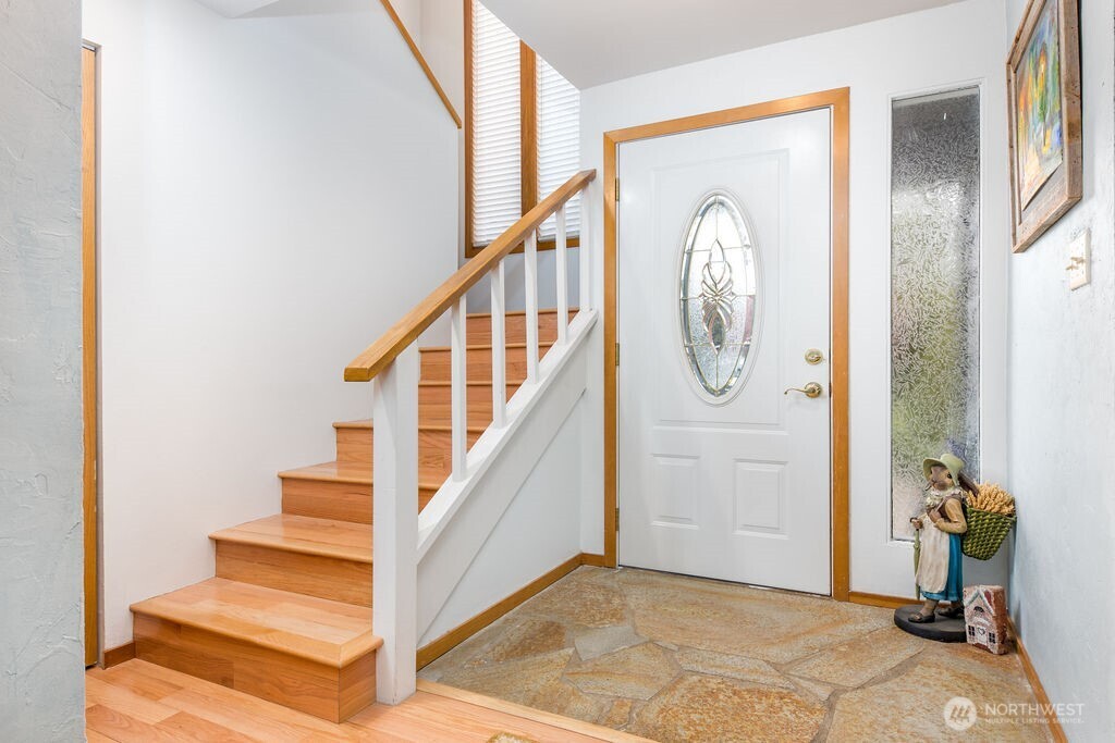 908 Riverside Drive SE